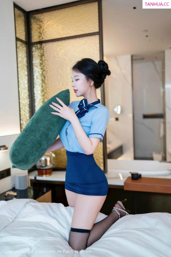  [XiuRen]高清写真图 2026.01.22 No.11259 诺诺子 性感OL第7张图片